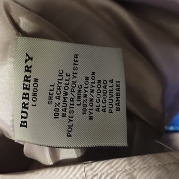 Burberry Trenchcoat - Picture 11 of 11